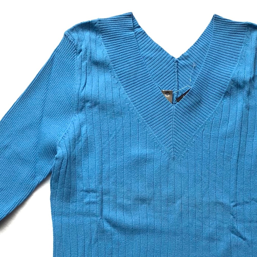 NWT Blue Stretchy 3/4 Sleeve Ribbed V Neck Sweater
